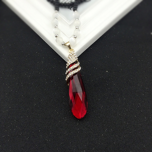 Дамски елегантни огърлици 