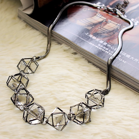 Γυναικεία περιδέραια