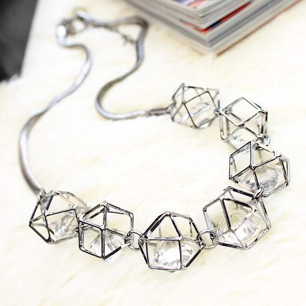 Γυναικεία περιδέραια