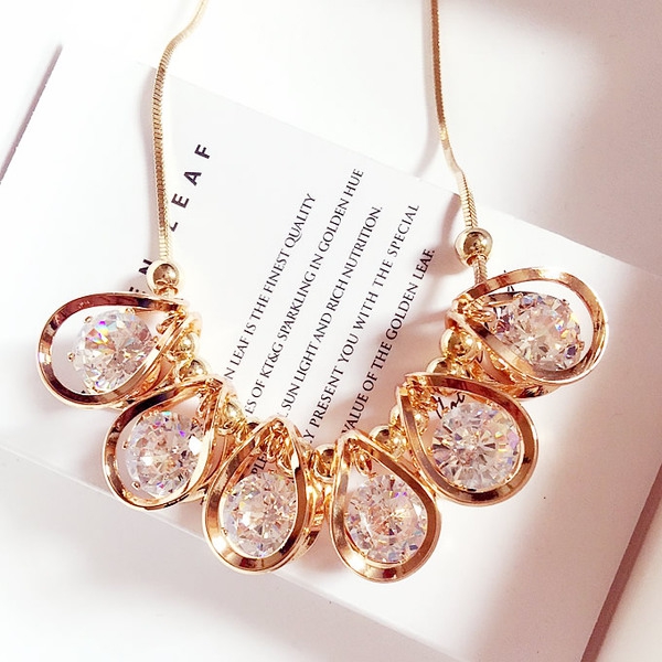 Γυναικεία περιδέραια