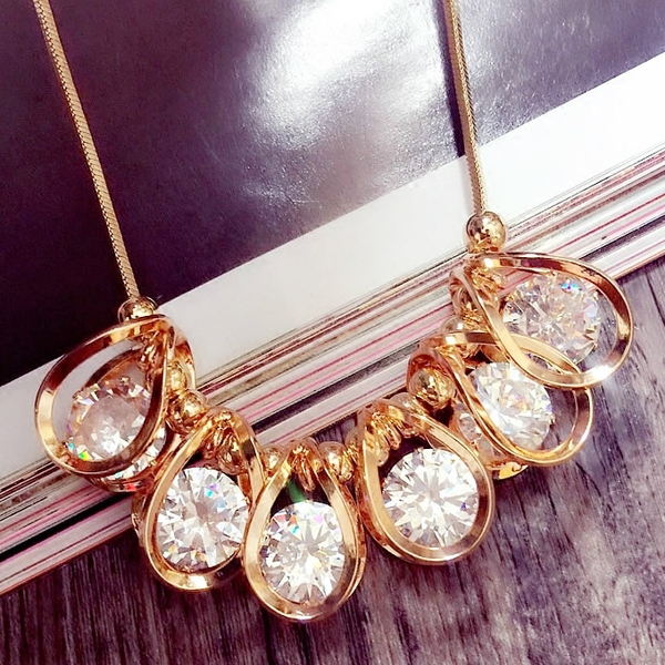 Γυναικεία περιδέραια