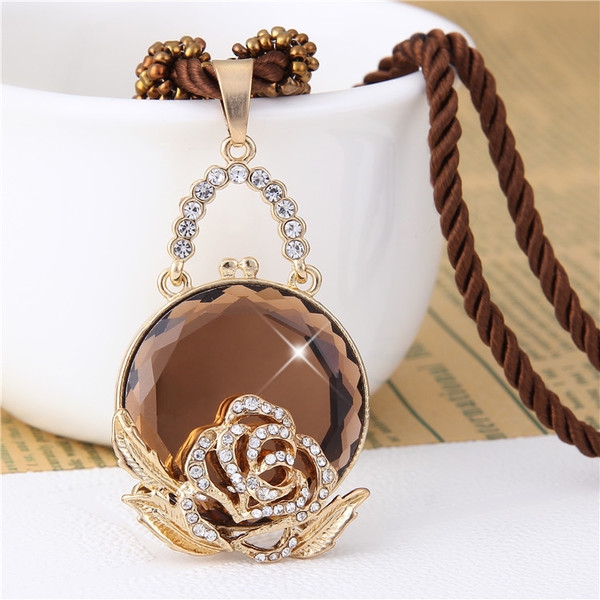 Дамски елегантни колиета