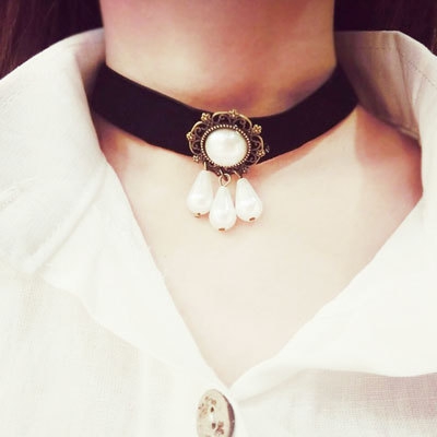 Γυναικεία περιδέραια σε μαύρο χρώμα διαφορετικά μοντέλα