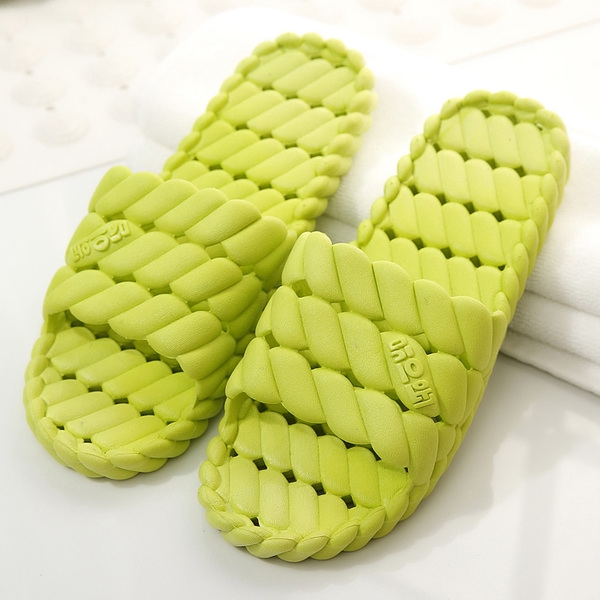 Дамски и мъжки чехли за ежедневие, плаж и баня - различни летни модели