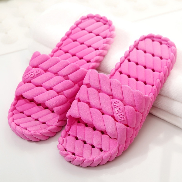 Дамски и мъжки чехли за ежедневие, плаж и баня - различни летни модели