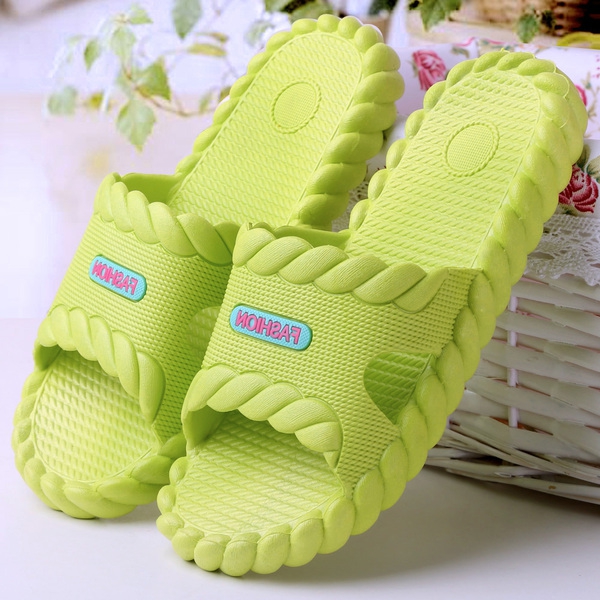 Дамски и мъжки чехли за ежедневие, плаж и баня - различни летни модели