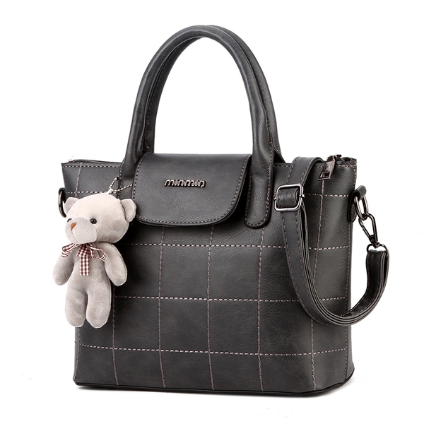 Дамска чанта в различни цветове 