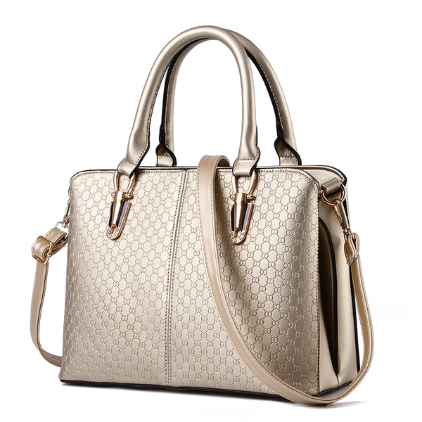 Дамски чанти в няколко цвята 