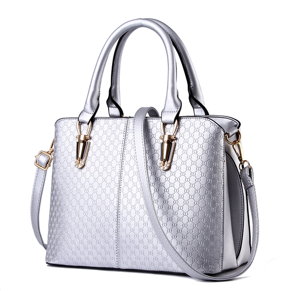 Дамски чанти в няколко цвята 