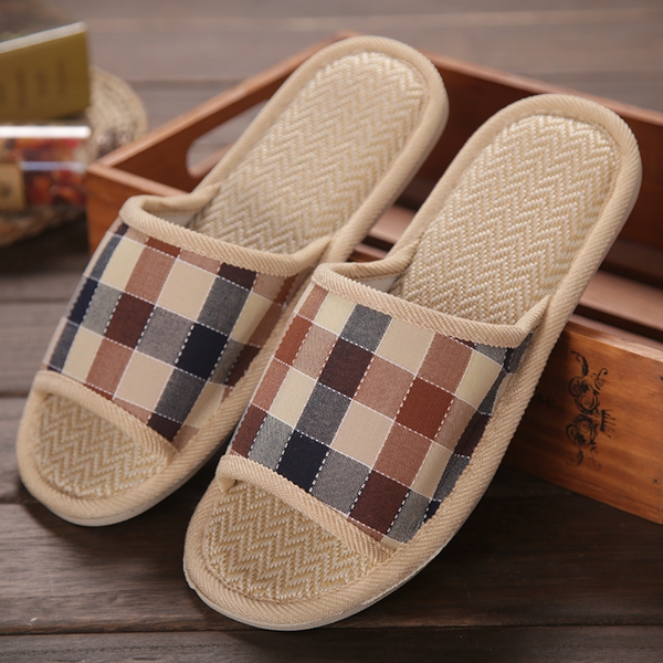 Пантофи за мъже и жени - различни размери и модели