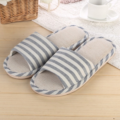 Пантофи за мъже и жени - различни размери и модели