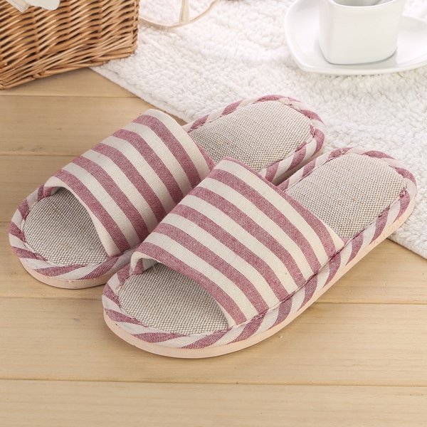 Пантофи за мъже и жени - различни размери и модели