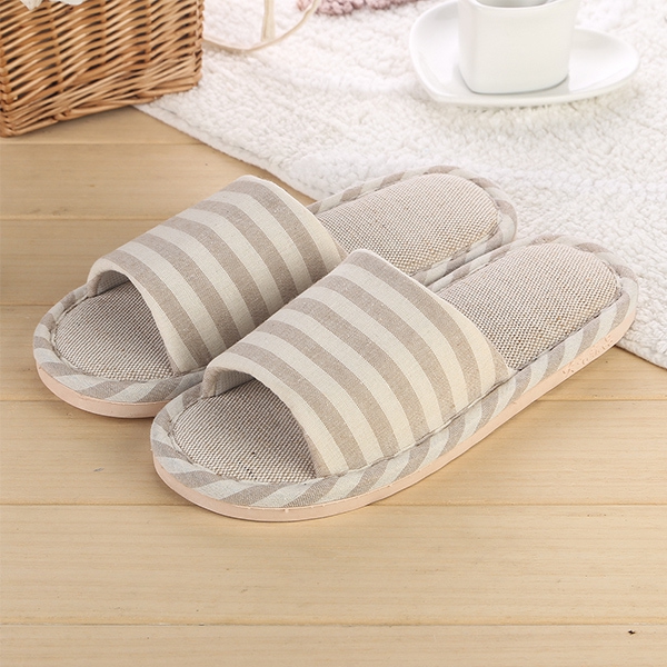 Пантофи за мъже и жени - различни размери и модели