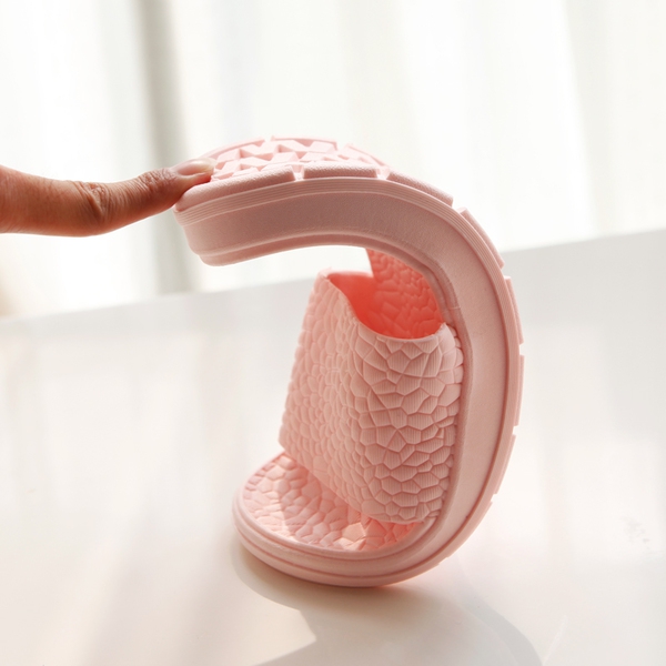 Различни модели дамски чехли подходящи за баня и плаж - сини, лилави, розови, жълти, черни