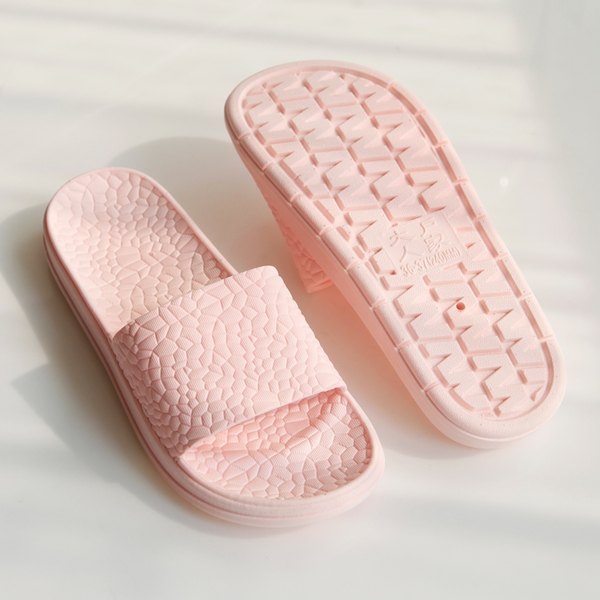 Различни модели дамски чехли подходящи за баня и плаж - сини, лилави, розови, жълти, черни