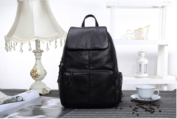 Дамска раница от еко кожа - черна един модел