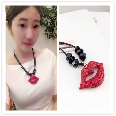 Дамски аксесоари - различни видове красиви бижута - подходящи за подарък