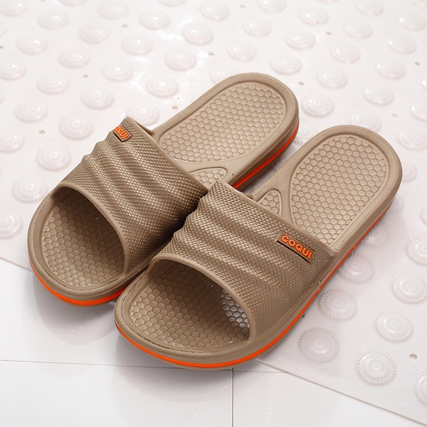 Дамски и мъжки летни чехли - подходящи за плаж и ежедневие