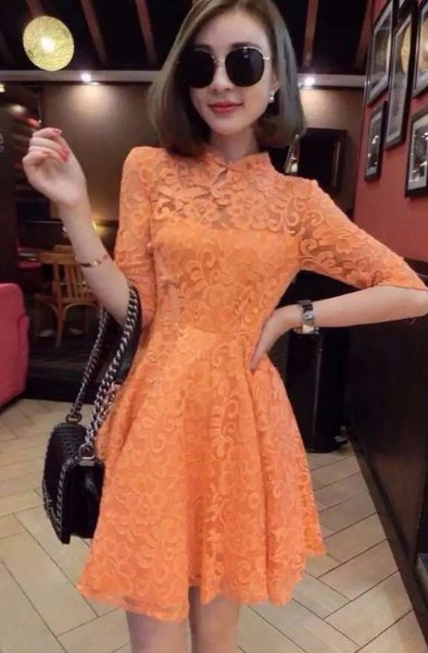 Различни модели дамски рокли с тънък ръкав - червени, сини, черни, оранжеви
