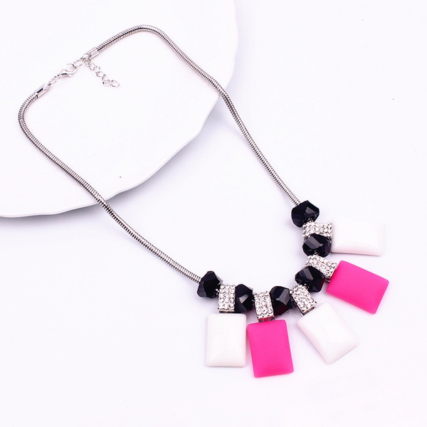 Γυναικείακολιέ- ρετρό και μοντέρνα μοντέλα - κατάλληλα για δώρο - για την Ημέρα του Αγίου Βαλεντίνου, γενέθλια, γάμος