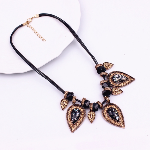 Γυναικείακολιέ- ρετρό και μοντέρνα μοντέλα - κατάλληλα για δώρο - για την Ημέρα του Αγίου Βαλεντίνου, γενέθλια, γάμος