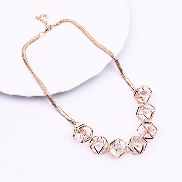 Γυναικείακολιέ- ρετρό και μοντέρνα μοντέλα - κατάλληλα για δώρο - για την Ημέρα του Αγίου Βαλεντίνου, γενέθλια, γάμος