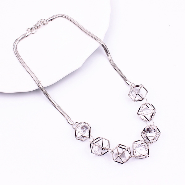 Γυναικείακολιέ- ρετρό και μοντέρνα μοντέλα - κατάλληλα για δώρο - για την Ημέρα του Αγίου Βαλεντίνου, γενέθλια, γάμος