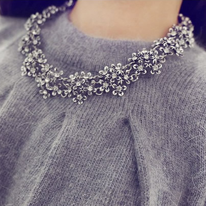 Γυναικείακολιέ- ρετρό και μοντέρνα μοντέλα - κατάλληλα για δώρο - για την Ημέρα του Αγίου Βαλεντίνου, γενέθλια, γάμος