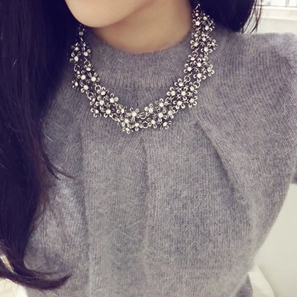 Γυναικείακολιέ- ρετρό και μοντέρνα μοντέλα - κατάλληλα για δώρο - για την Ημέρα του Αγίου Βαλεντίνου, γενέθλια, γάμος