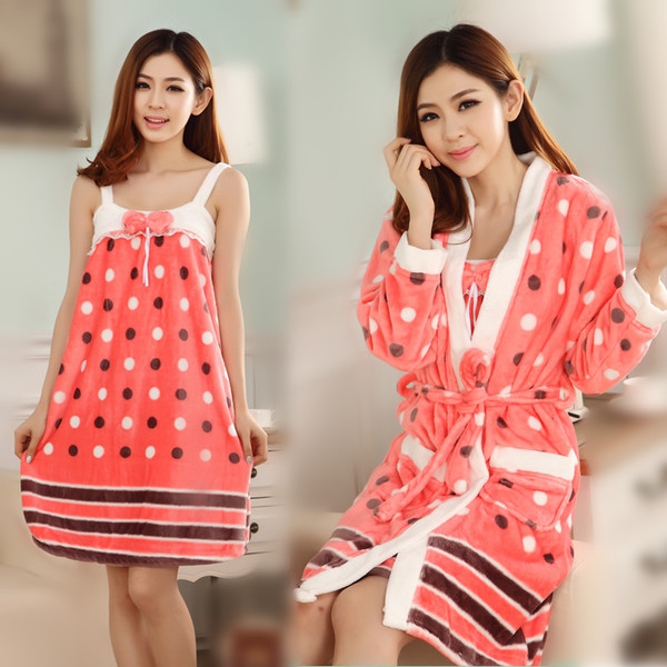 Дамска универсална нощница - различни модели подходящи за пролет, лято, есен и зима