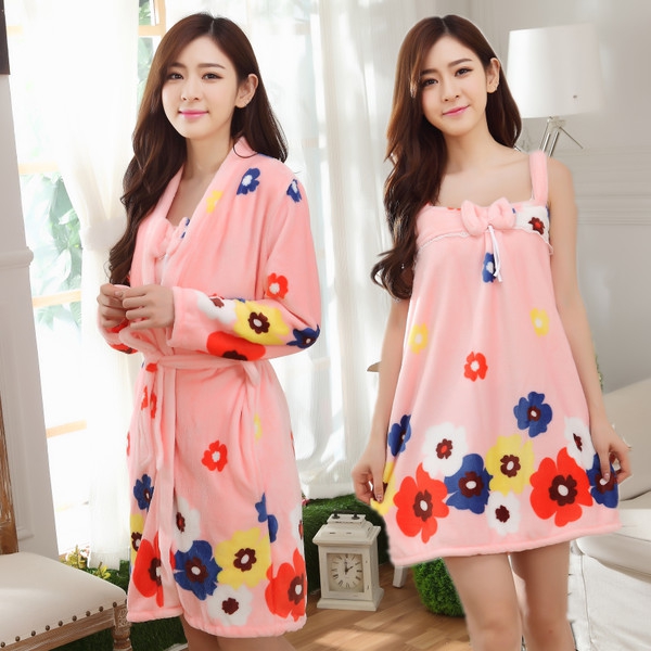 Дамска универсална нощница - различни модели подходящи за пролет, лято, есен и зима