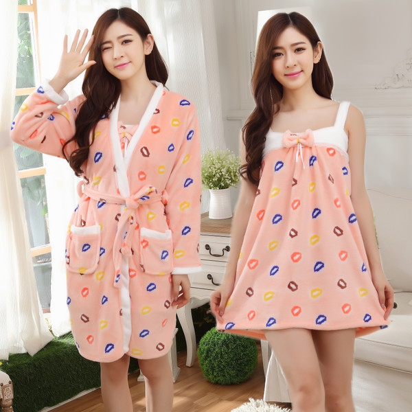 Дамска универсална нощница - различни модели подходящи за пролет, лято, есен и зима