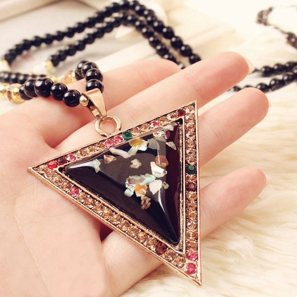 Διαφορετικοί τύποι γυναικείο κολιέ 