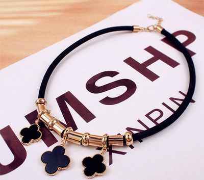 Διαφορετικοί τύποι γυναικείο κολιέ 