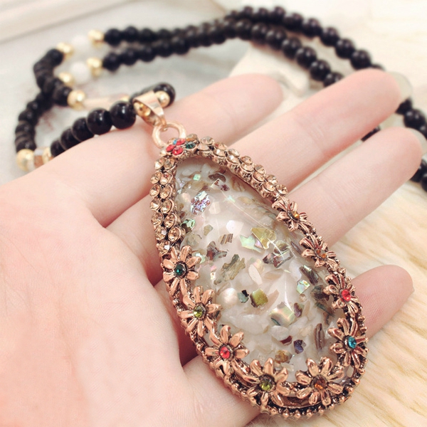 Διαφορετικοί τύποι γυναικείο κολιέ 