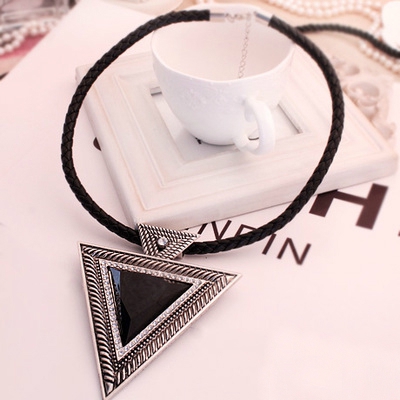 Διαφορετικοί τύποι γυναικείο κολιέ 