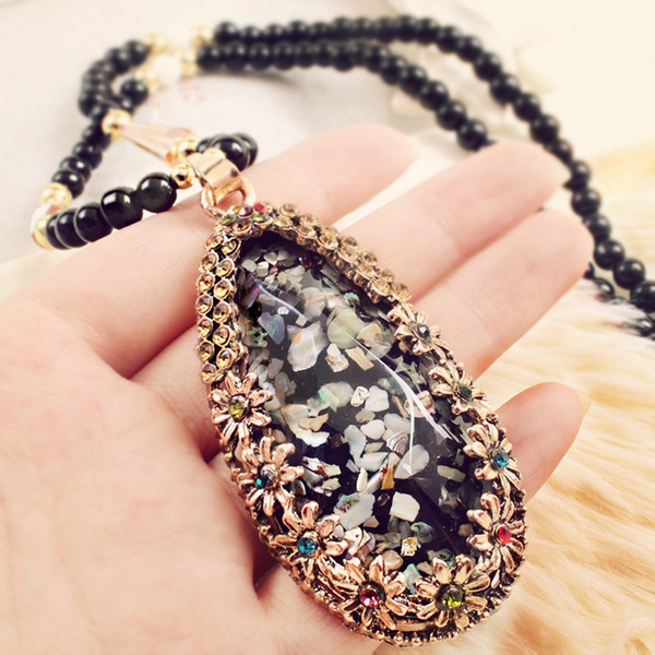 Διαφορετικοί τύποι γυναικείο κολιέ 