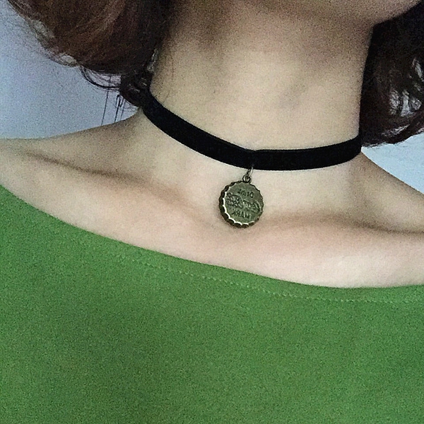 Огърлици в много различни модели