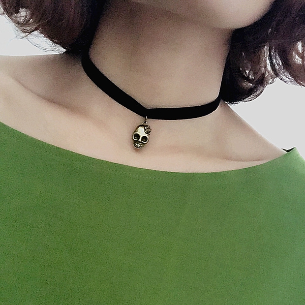 Огърлици в много различни модели