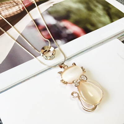 Διάφορα είδη σύγχρονα γυναικεία περιδέραια