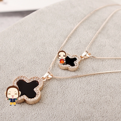 Διάφορα είδη σύγχρονα γυναικεία περιδέραια