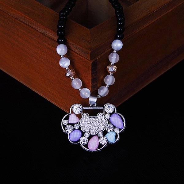 Различни видове дамски колиета