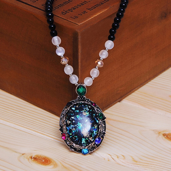 Различни видове дамски колиета