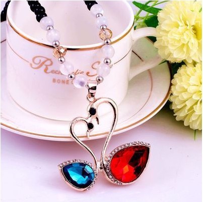 Различни видове дамски колиета