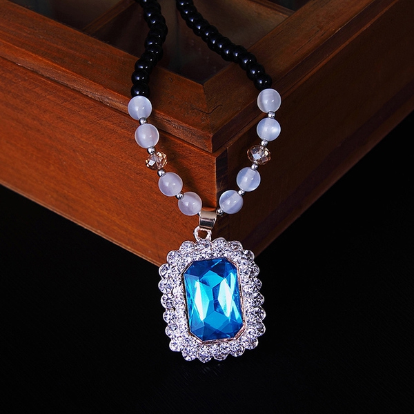 Различни видове дамски колиета