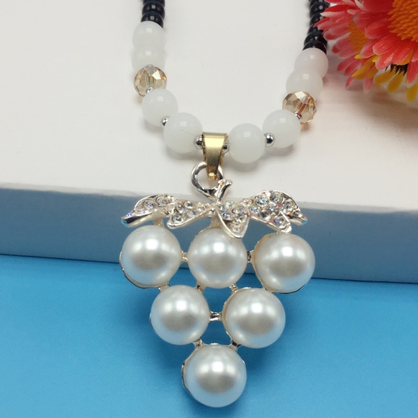 Различни видове дамски колиета