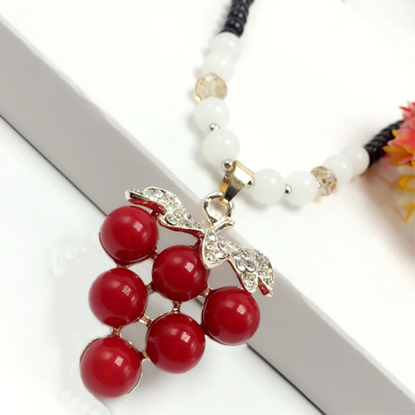 Различни видове дамски колиета