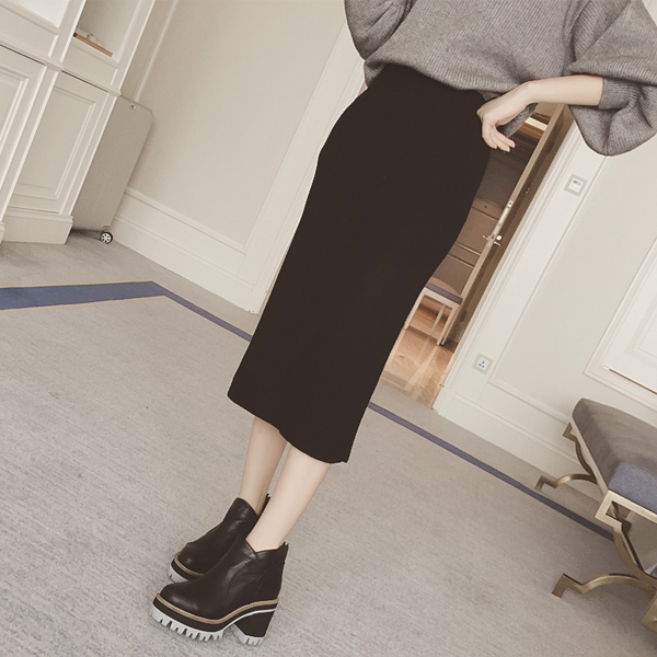 Стилна и елегантна пола за всяка дама изработена от памук