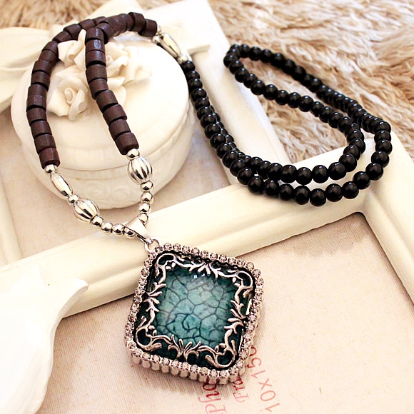 Διαφορετικοί τύποι γυναικεία κολιέ 