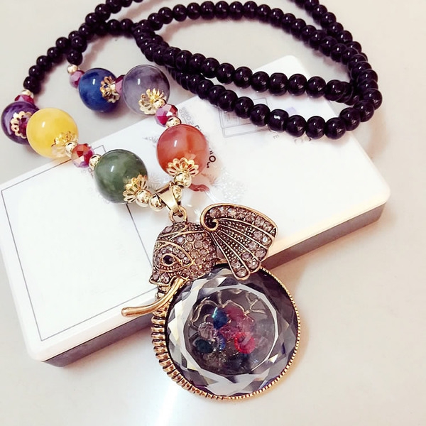 Διαφορετικοί τύποι γυναικεία κολιέ 